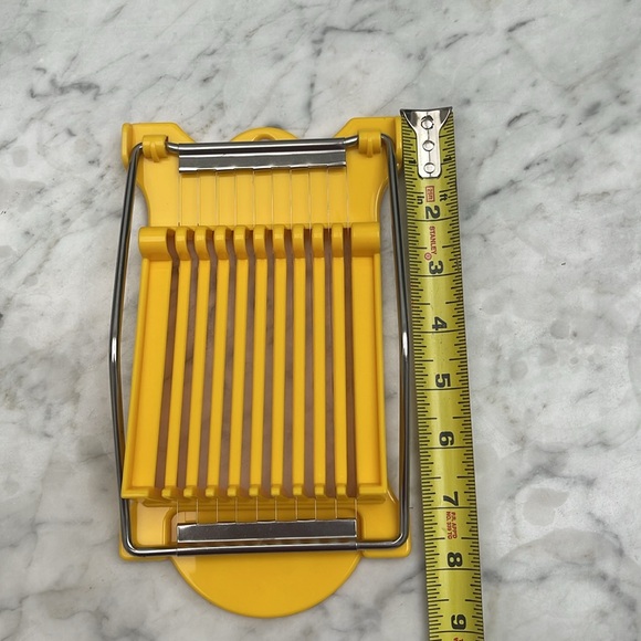 Egg slicer with accessories set Dimensions: 9L in x 5W in x 2H in - Picture 3 of 8